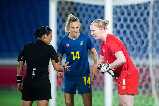Hedvig Lindahl of Sweden in pain in the women´s football