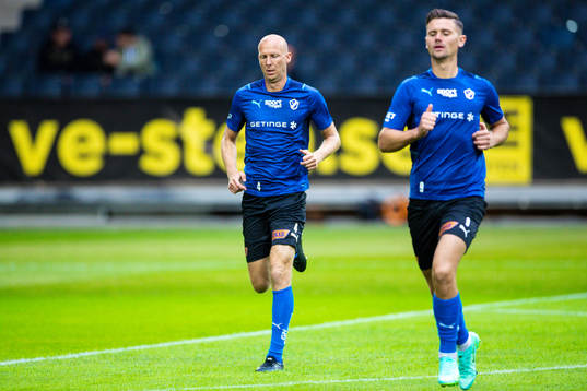 Halmstads Andreas Johansson värmer upp