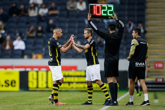 s Nabil Bahoui byts ut mot Filip Rogic