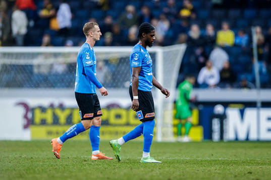 Halmstads Samuel Kroon och Joseph Baffo deppar