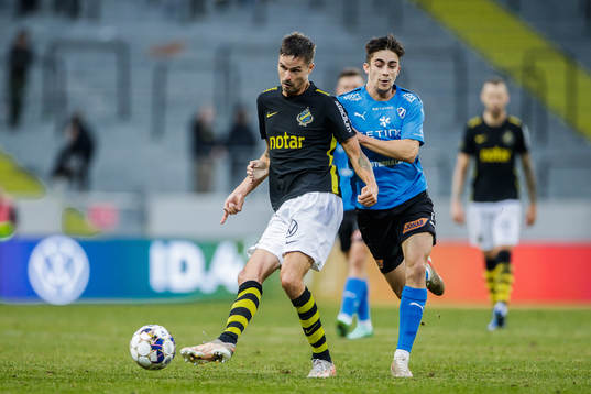 s Mikael Lustig och Halmstads Emil Tot Wikström