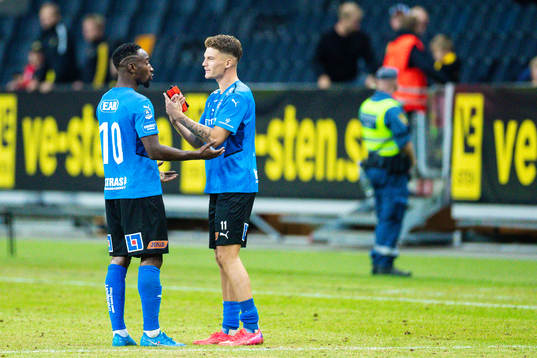 Halmstads Sadat Karim och Samuel Kroon deppar