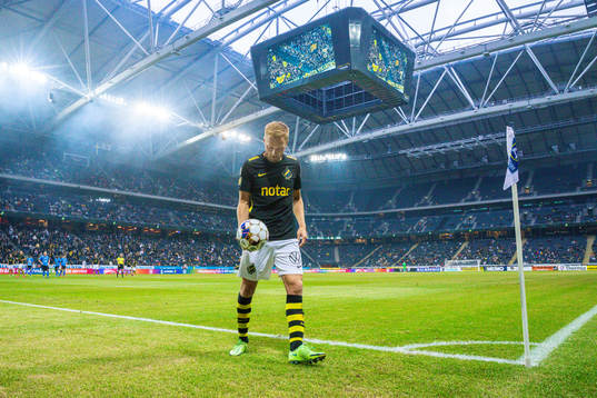 s Sebastian Larsson