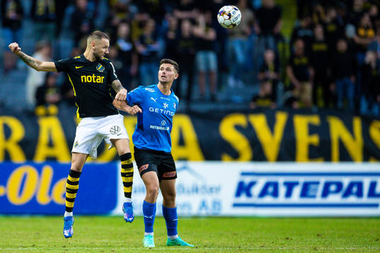 s Alexander Milosevic och Halmstads Samuel Kroon