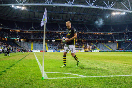 s Sebastian Larsson