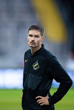 s Mikael Lustig