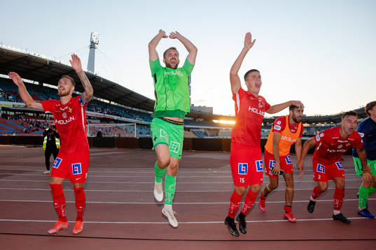 IFK Norrköpings Linus Wahlqvist, målvakt Oscar Jansson