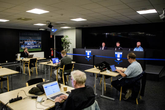 Jon Dahl Tomasson, head coach, and Jo Inge Berget of Malmö
