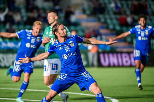 Sundsvalls Linus Hallenius jublar