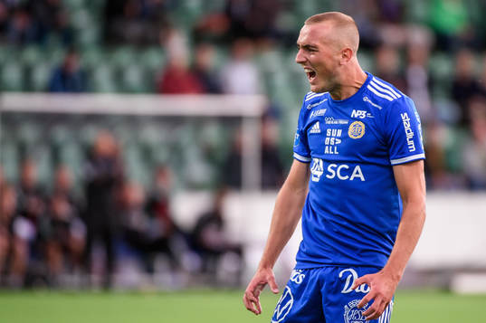 Sundsvalls Dennis Olsson reagerar