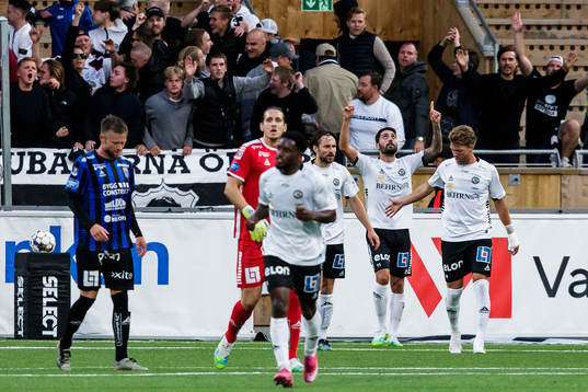 Örebros Nahir Besara jublar