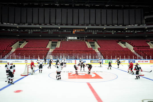 Vy över en träning med Malmö Redhawks