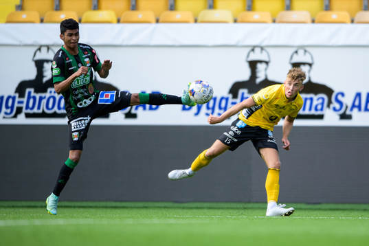 Varbergs Keanin Ayer och Elfsborgs Isaac Antonsson