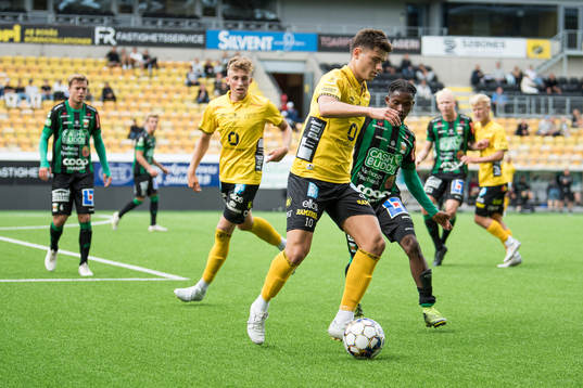 Elfsborgs Besfort Zeneli och Varbergs Adama Fofana