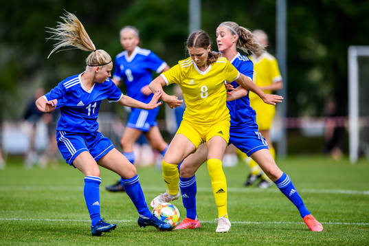 leia Molund (v), Alexandra Larsson (h) och Isabelle