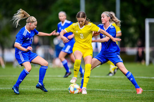 leia Molund (v), Alexandra Larsson (h) och Isabelle