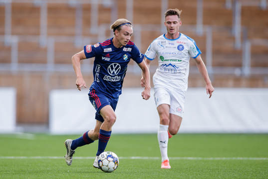 Östers Isak Magnusson och Akropolis Mattias Bouvin