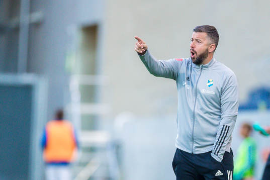 Östers tränare Dennis Velic