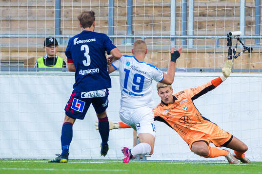 Östers målvakt Mathias Nilsson