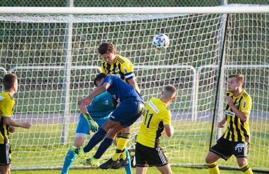 IFK Hässleholms Isak Orajärvi i matchen i division 2