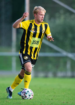 IFK Hässleholms Victor Holmberg i matchen i division 2
