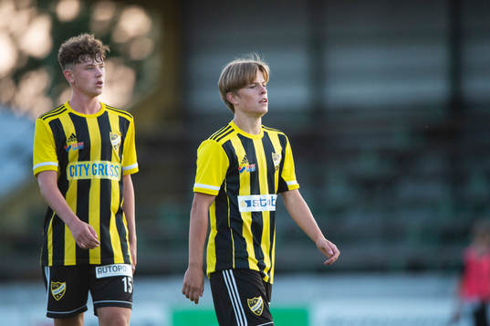 Två pojkar födda 2005 i IFK Hässleholm, Max Nilsson och