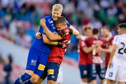 Örgrytes målvakt Fredrik Andersson och Arvid Brorsson