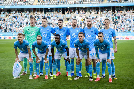 The starting eleven of Malmö FF pose for a photo