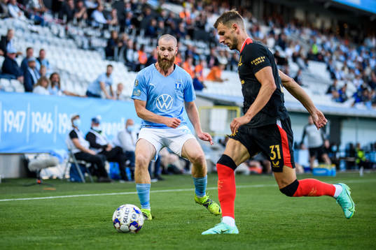 Jo Inge Berget of Malmö FF and Borna Barisic of Rangers