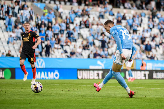 Veljko Birmancevic of Malmö FF scores 2-0