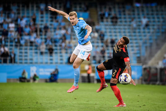 Felix Beijmo of Malmö FF and James Tavernier of Rangers