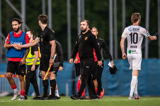 Vasalunds tränare George Moussally deppar