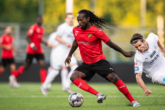 Vasalunds Kebba Ceesay och Helsingborgs Casper Widell