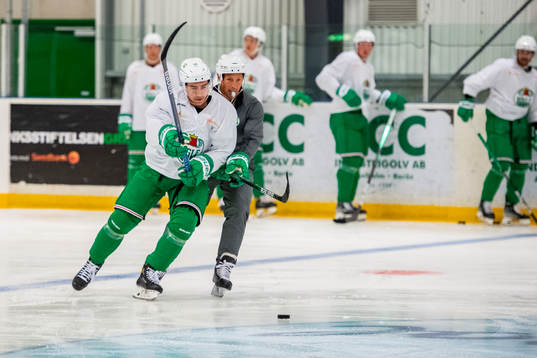 Rögles Ryan McKiernan och tränare Cam Abbott