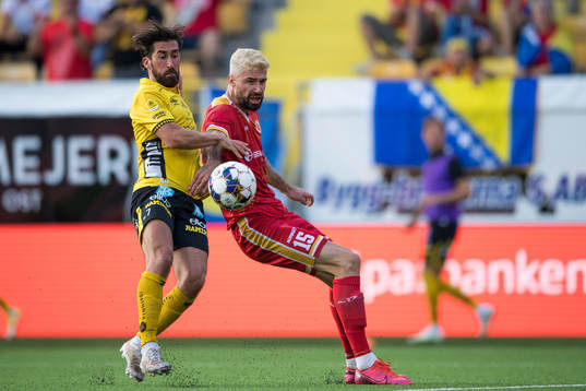 Frederik Holst of Elfsborg and Tarik Isić of Velez