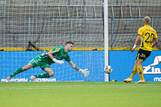 Goalkeeper Tim Rönning of Elfsborg