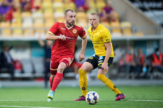 Samir Zeljkovic of Velez Mostar and Per Frick of Elfsborg