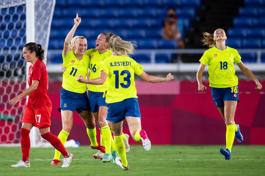 Stina Blackstenius of Sweden celebrates 1-0 in the