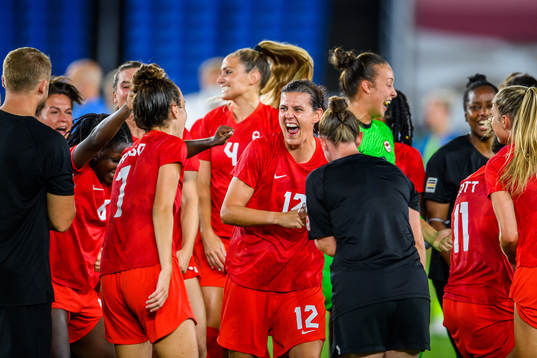 Bläddra bland fler bilder av Christine Sinclair