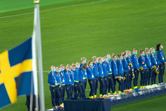 Players of the Swedish team looks dejected