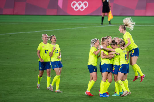 Sofia Jakobsson of Sweden celebrates Stina Blackstenius