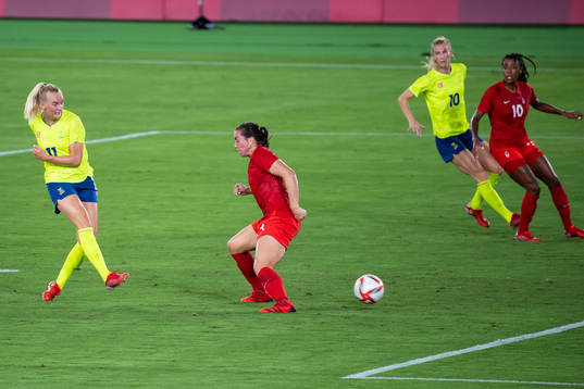 Stina Blackstenius of Sweden scores 1-0 in the women’s