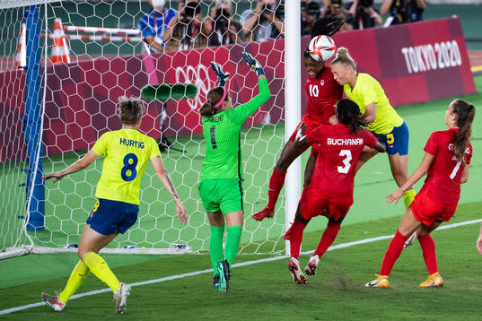 Ashley Lawrence of Canada and Hanna Bennison of Sweden in