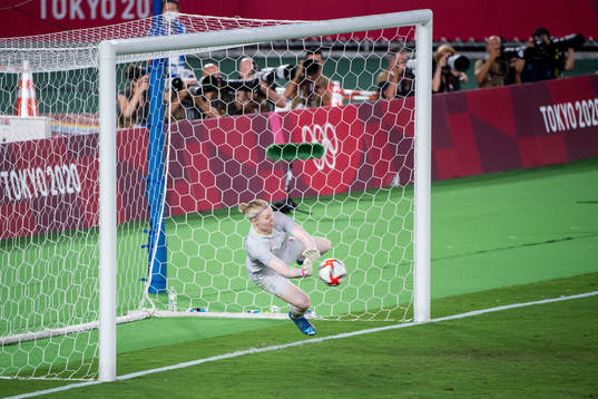 Goalkeeper Hedvig Lindahl of Sweden in the women’s