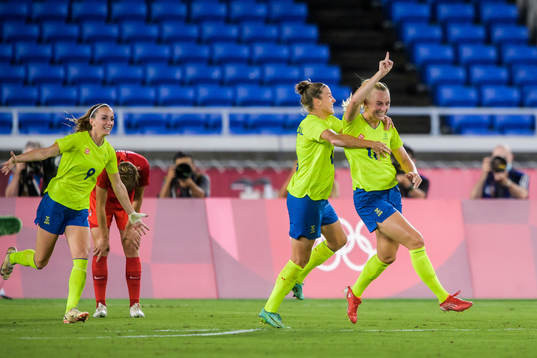 Stina Blackstenius of Sweden celebrates together with