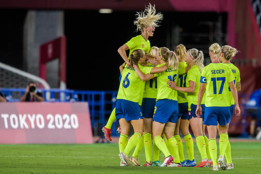 Stina Blackstenius of Sweden celebrates together with