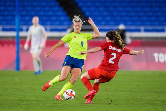 Hanna Glas of Sweden and Allysha Chapman of Canada in the