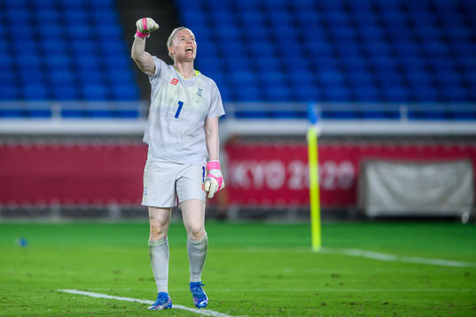 Hedvig Lindahl of Sweden celebrates