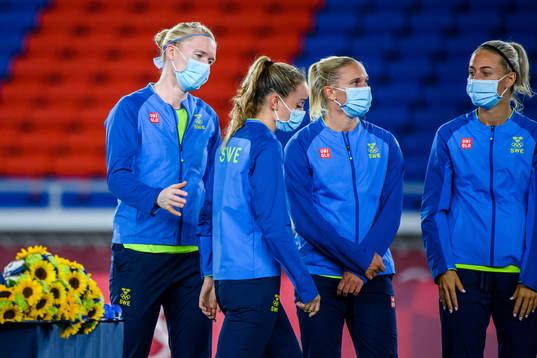 Hedvig Lindahl and Kosovare Asllani of Sweden look dejected