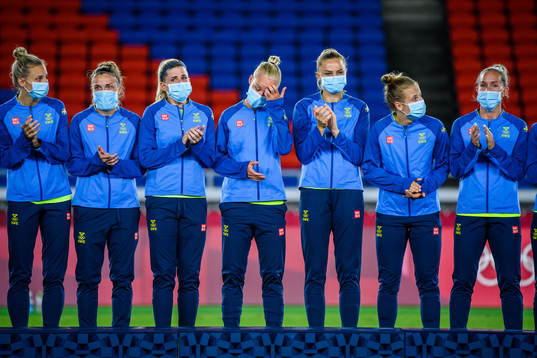 Caroline Seger of Sweden (m) looks dejected